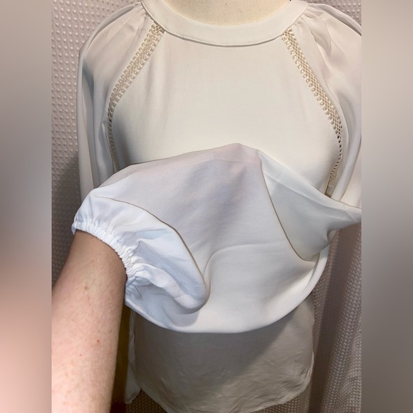 Women’s RW&CO long wide sleeves stretchy white blouse lace accents size small - Picture 2 of 10